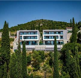 Luxury 5-Bedroom Villa with Sea-Views and Infinity Pool near Dubrovnik – Sleeps 10